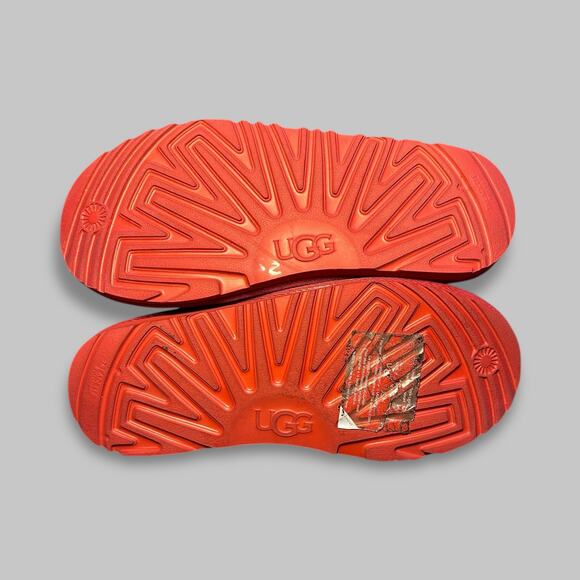 UGG Neumel Red Suede Sheepskin Lined Women’s Boots - Size 4 - Picture 5 of 6